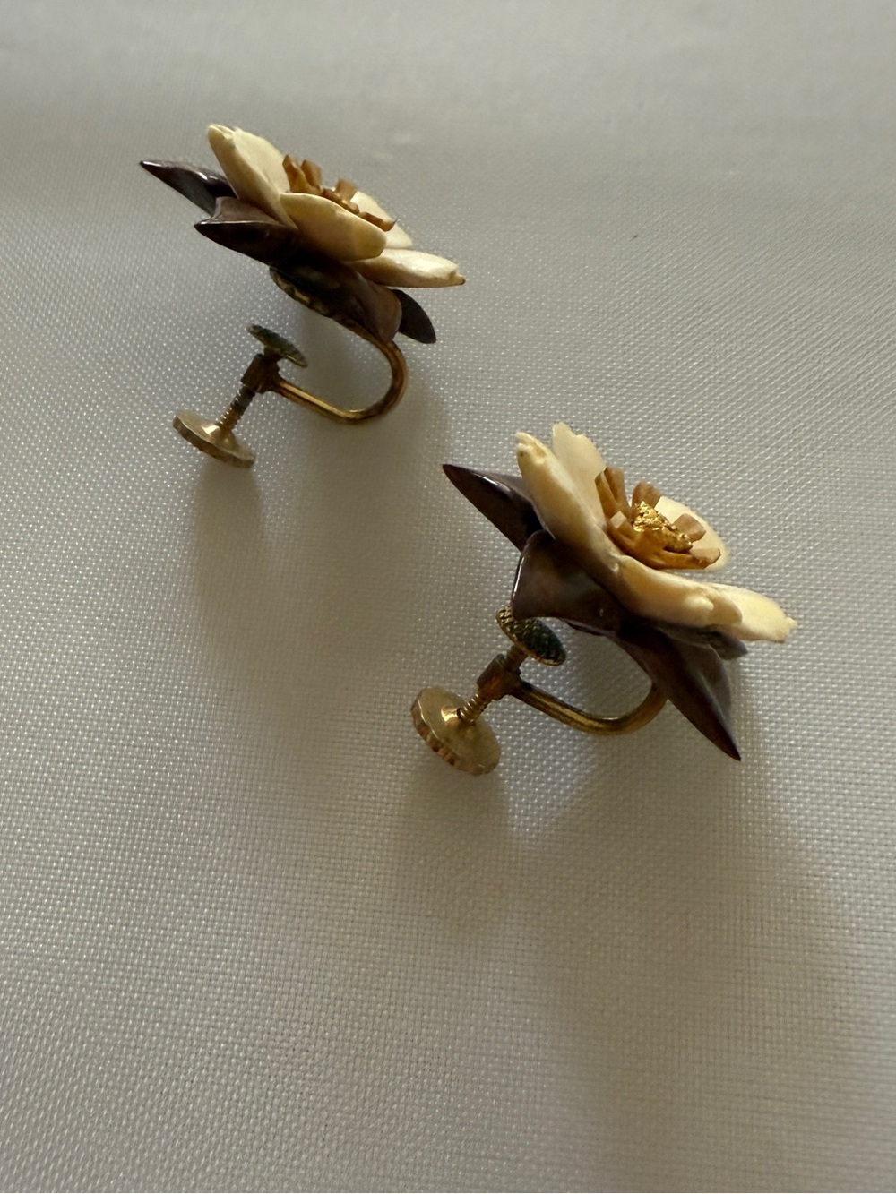 1960s Mod Flower Power Gogo Twiggy Earrings - Picture 5 of 7
